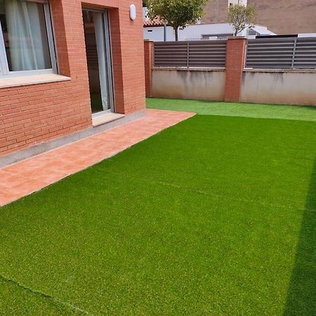 Chalet Amplio Con Jardin Y Zona Barbacoa. Reus Kültér fotó
