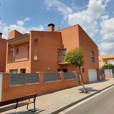Chalet Amplio Con Jardin Y Zona Barbacoa. Reus Kültér fotó