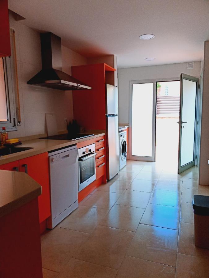 Chalet Amplio Con Jardin Y Zona Barbacoa. Reus Kültér fotó