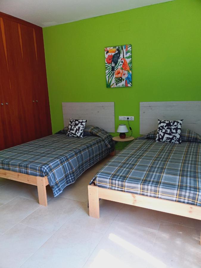 Chalet Amplio Con Jardin Y Zona Barbacoa. Reus Kültér fotó